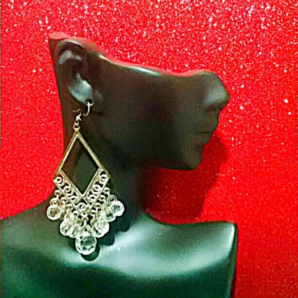 3 Gorgeous Pairs ofFashion Earrings! - Picture 4 of 7